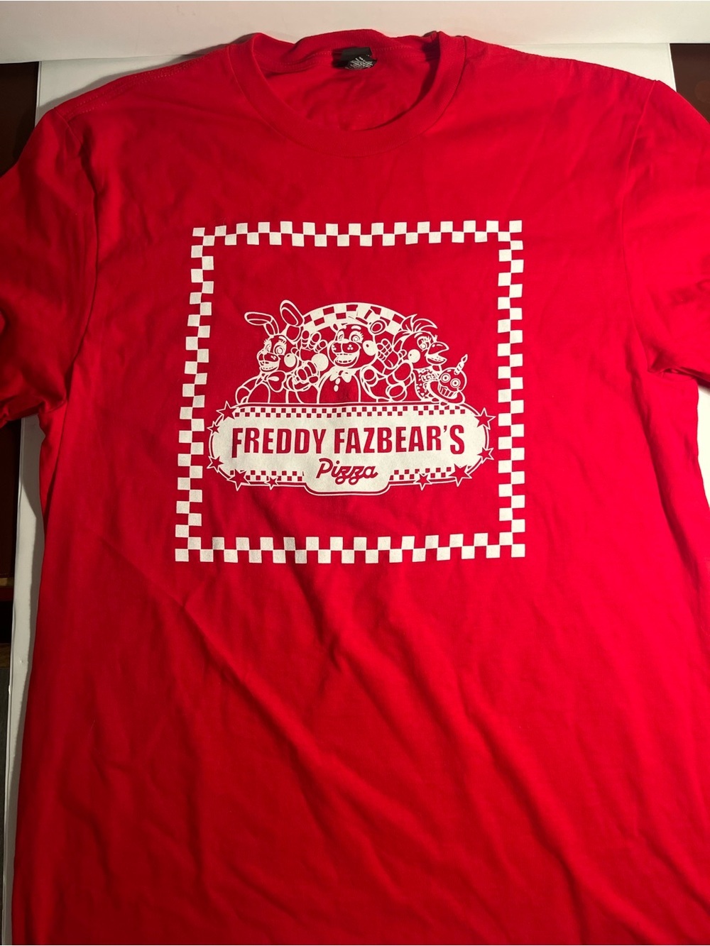 FIVE NIGHTS AT FREDDYS 🍕🍕Freddy Fazbear's Pizza Red Graphic Tee 🍕🍕🍕Size M 🍕🍕